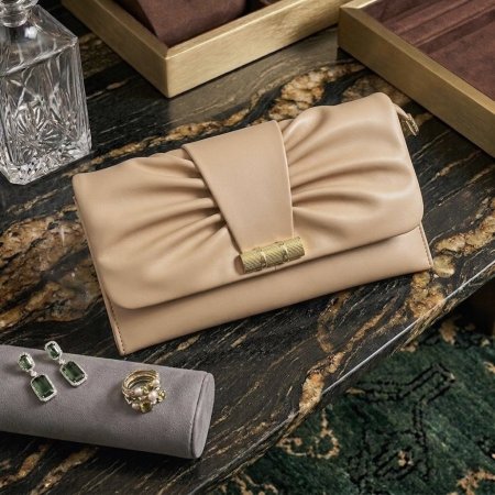 كلتش رسمي "حجم وسط"